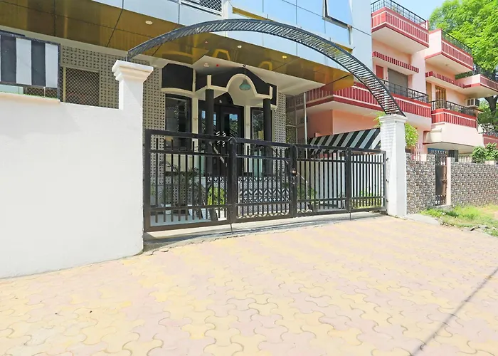 Super Townhouse Cantonment Varanasi Formerly Sarin InnBoutique Hotel